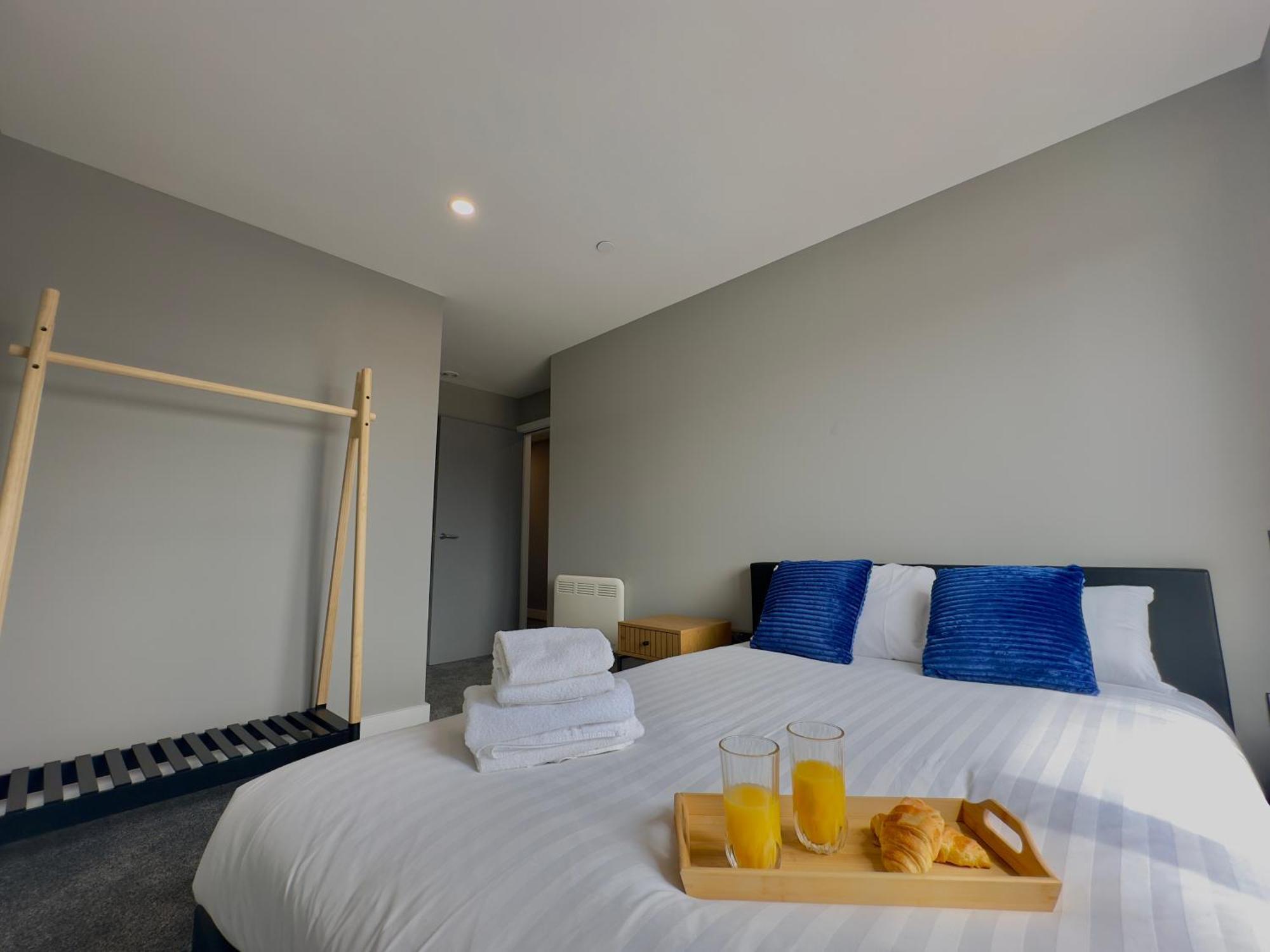 Apartment Monarchs Quay Arena By Happy Days *