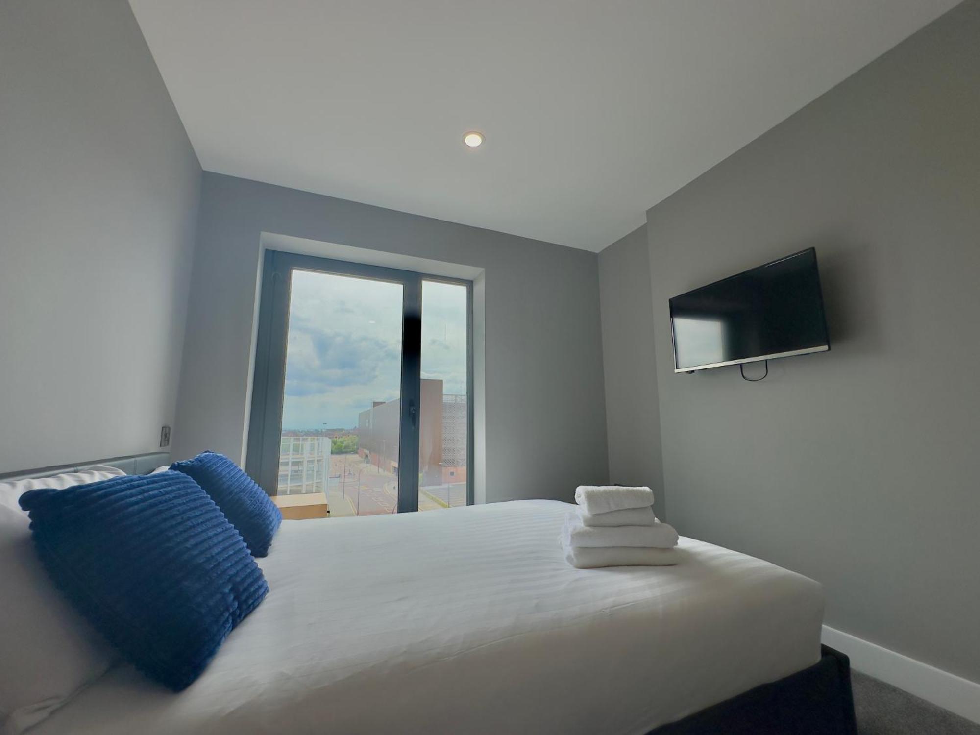Apartment Monarchs Quay Arena By Happy Days Liverpool