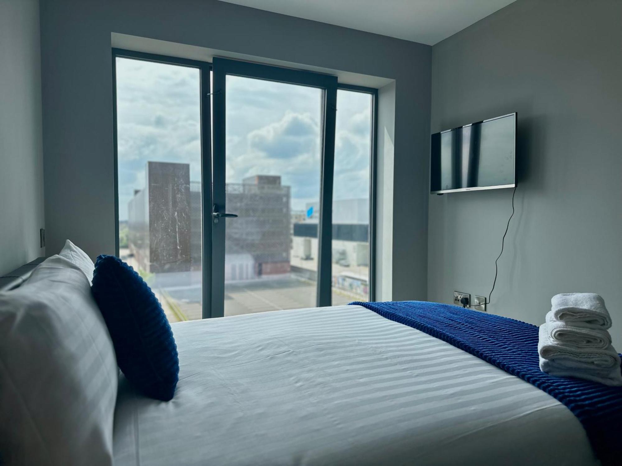 Apartment Monarchs Quay Arena By Happy Days *