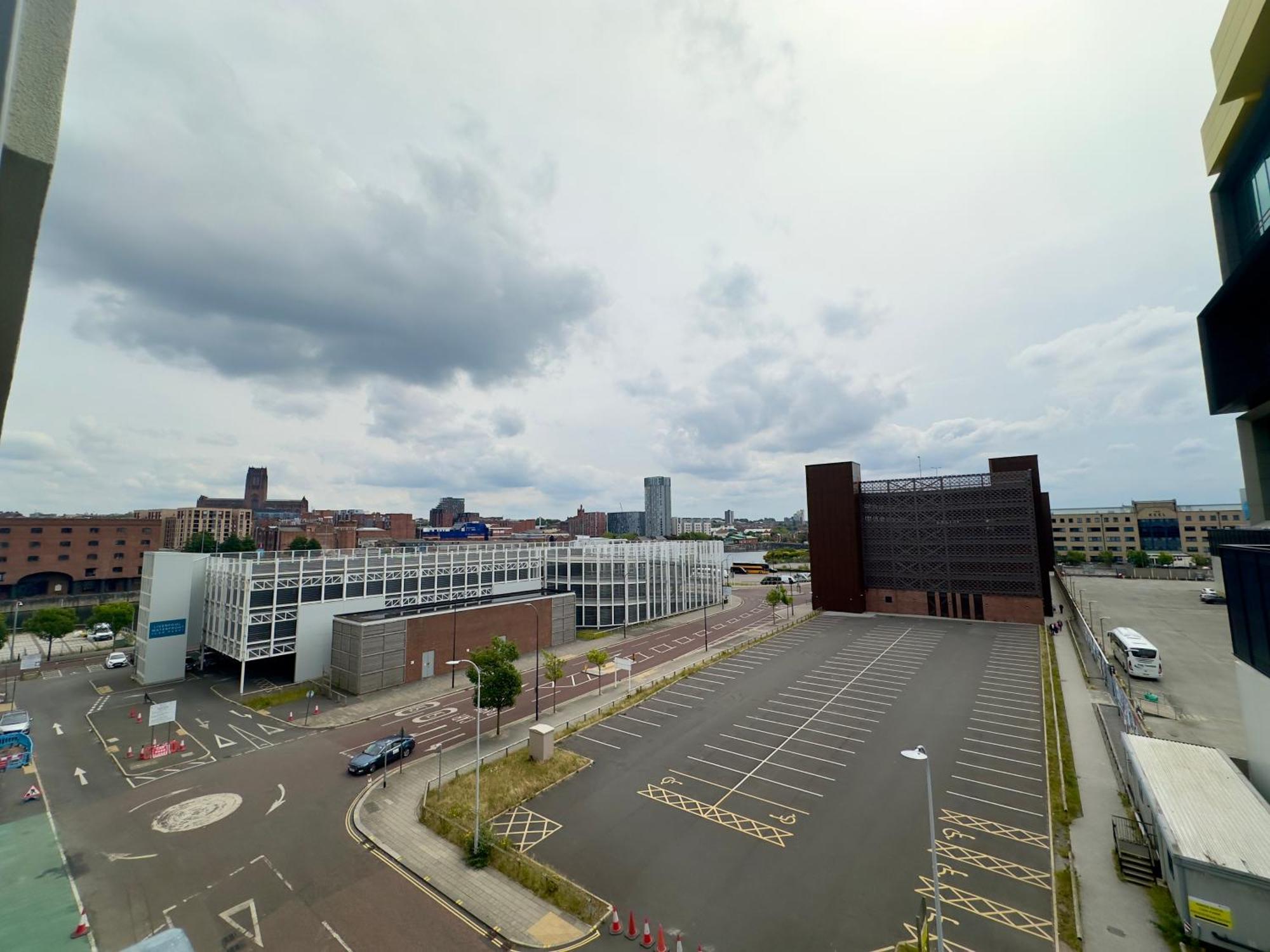 Monarchs Quay Arena By Happy Days Apartment