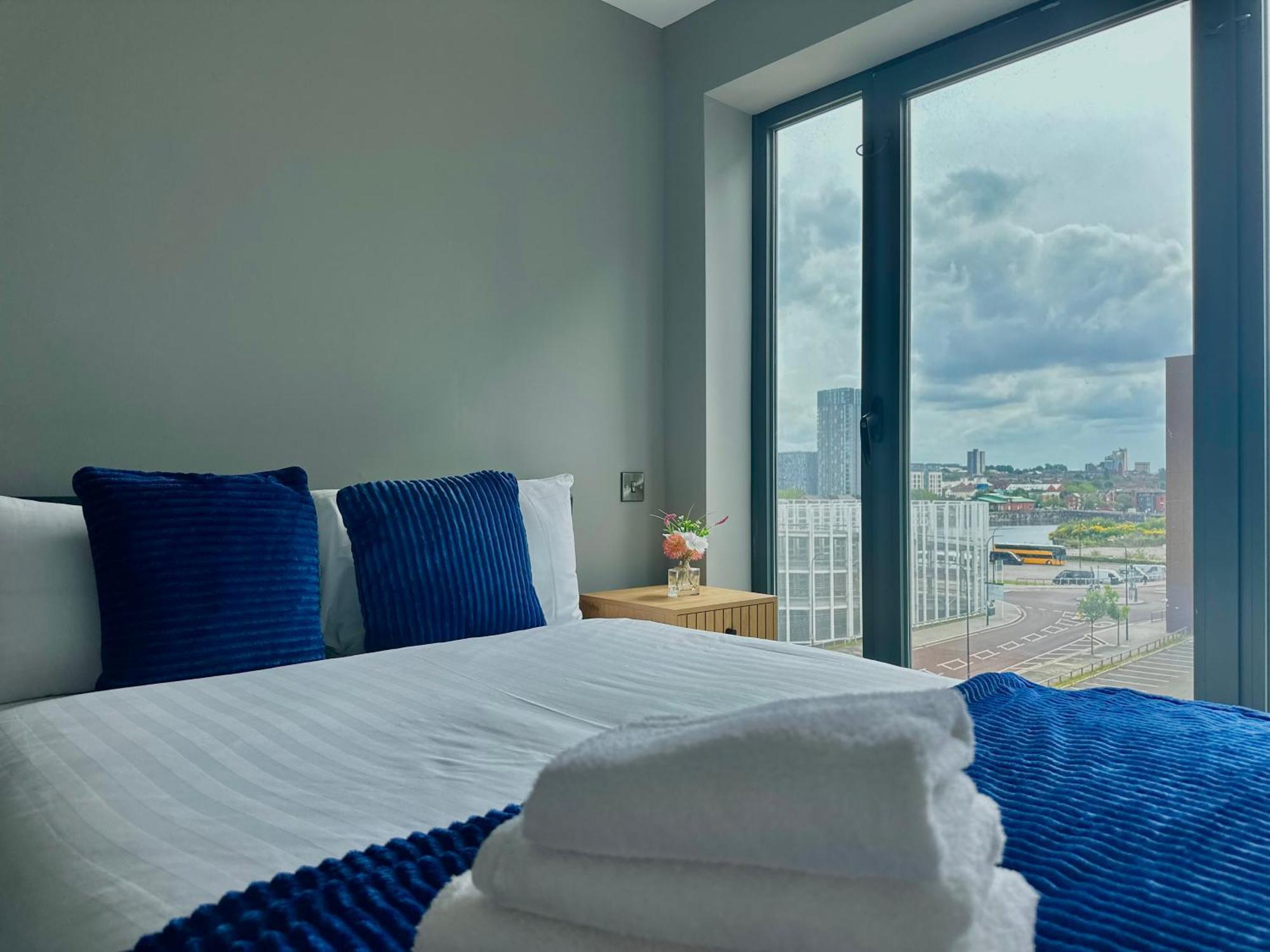 Monarchs Quay Arena By Happy Days Apartment *