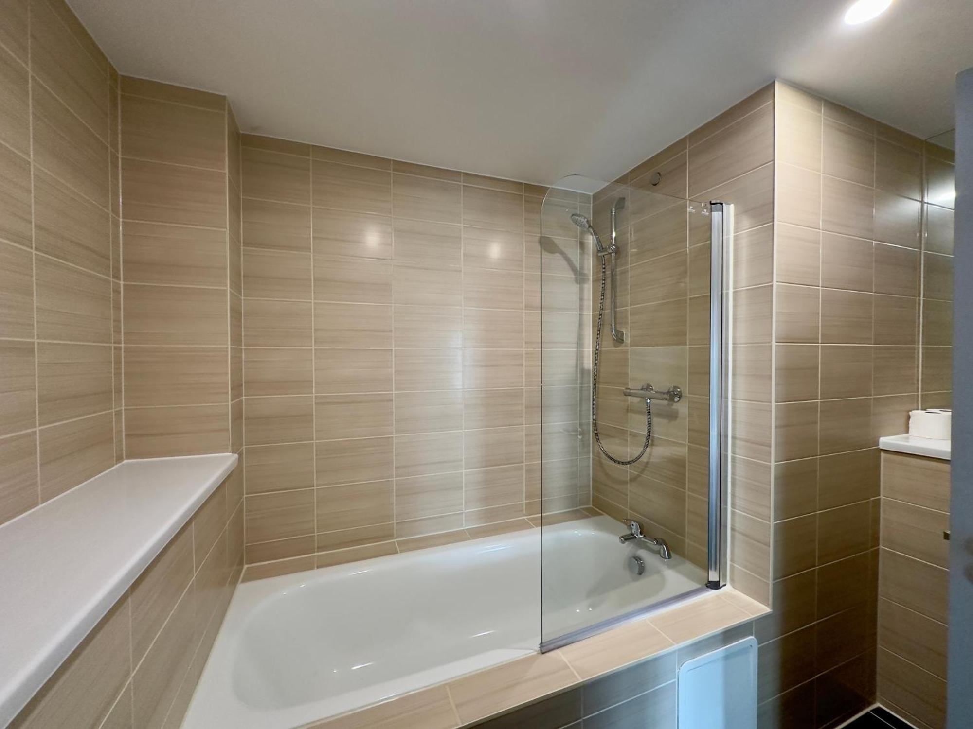 Monarchs Quay Arena By Happy Days Apartment